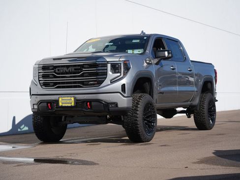 Used 2024 GMC Sierra 1500 AT4 w/ AT4 Premium Package image 7