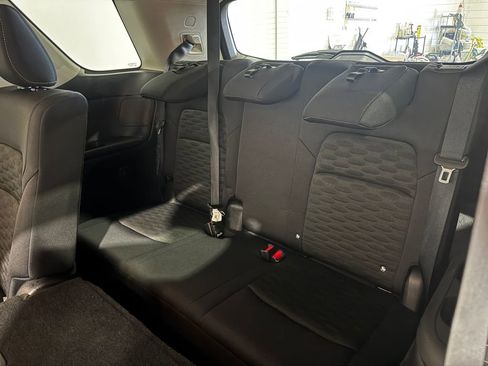 Used 2025 Nissan Pathfinder SV AWD/4WD image 20