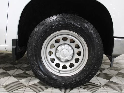 Used 2025 Chevrolet Silverado 1500 W/T w/ WT Value Package AWD/4WD image 34