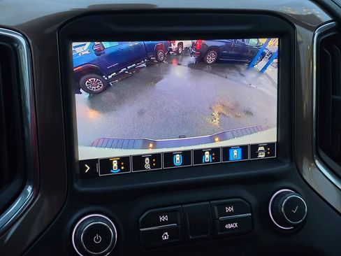 Used 2020 Chevrolet Silverado 3500 High Country w/ Technology Package image 35