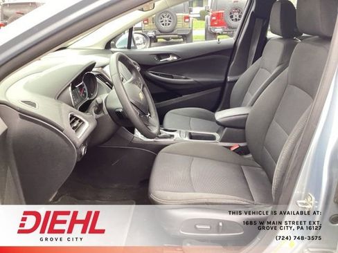 Used 2017 Chevrolet Cruze LT w/ Convenience Package image 18