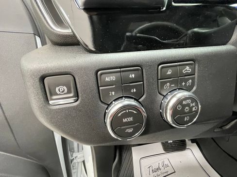 New 2026 GMC Sierra 3500 SLT w/ SLT Convenience Package AWD/4WD image 18