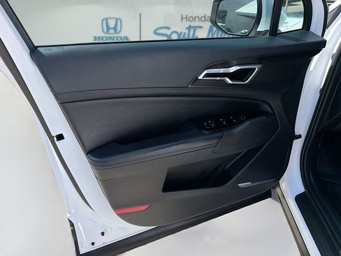 Used 2024 Kia Sportage EX image 20