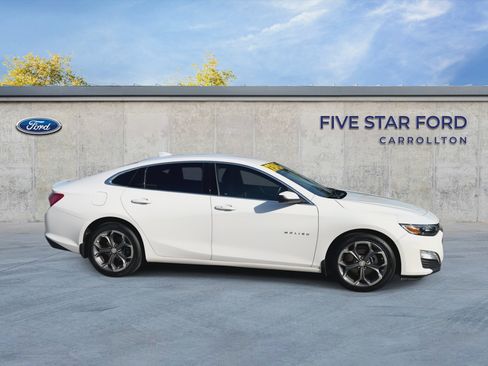 Used 2020 Chevrolet Malibu LT w/ Leather Package FWD image 9