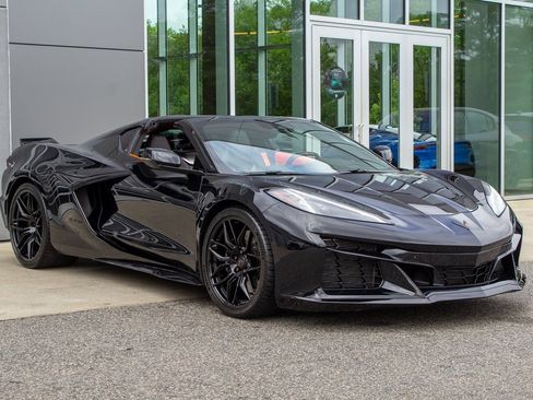 Used 2025 Chevrolet Corvette Z06 w/ Battery Protection Package image 3