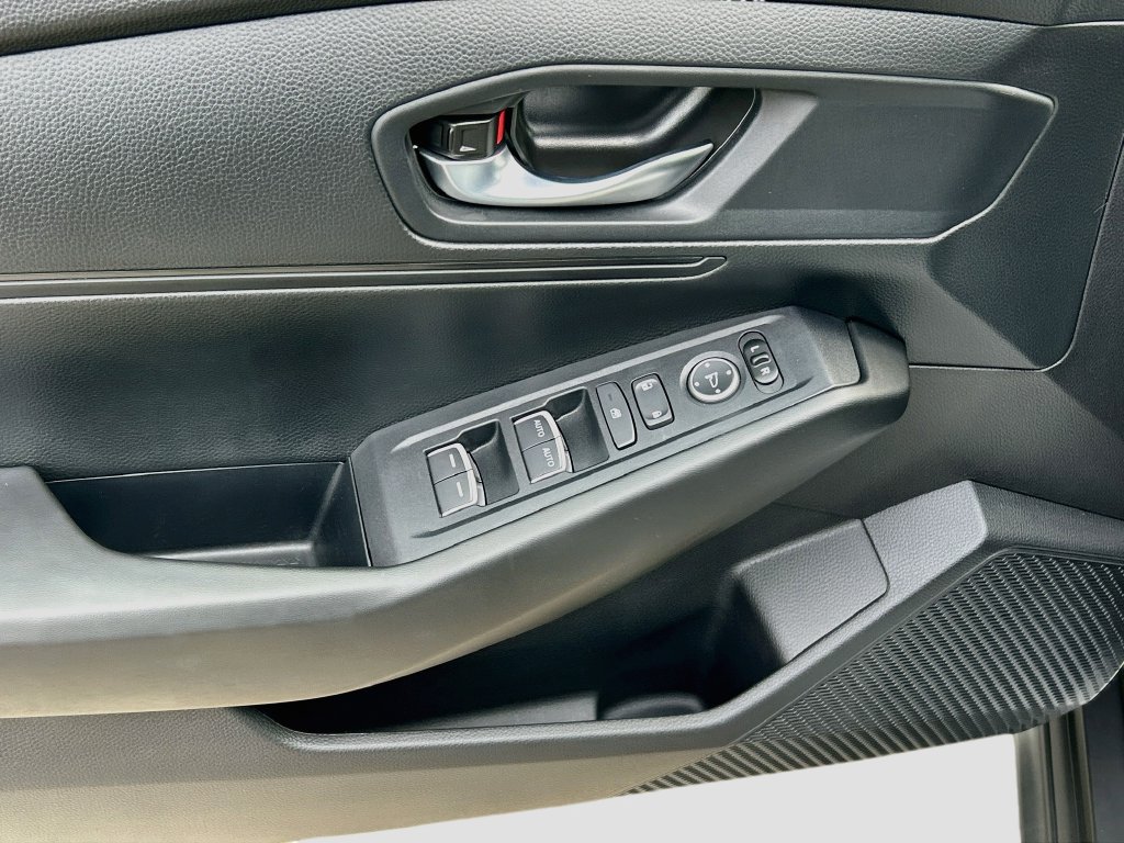Certified 2025 Honda Accord LX image 17