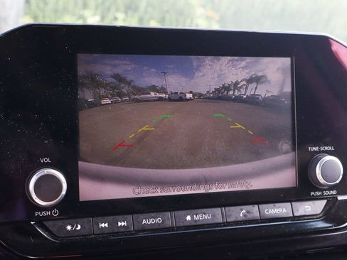 Used 2022 Nissan Pathfinder SV FWD image 30