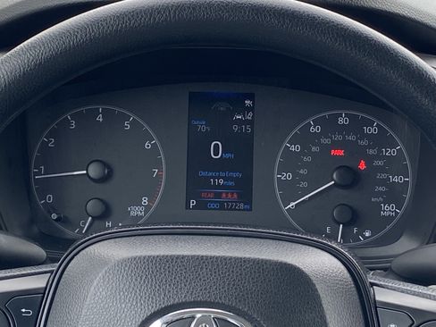 Certified 2024 Toyota Corolla Cross L AWD/4WD image 19