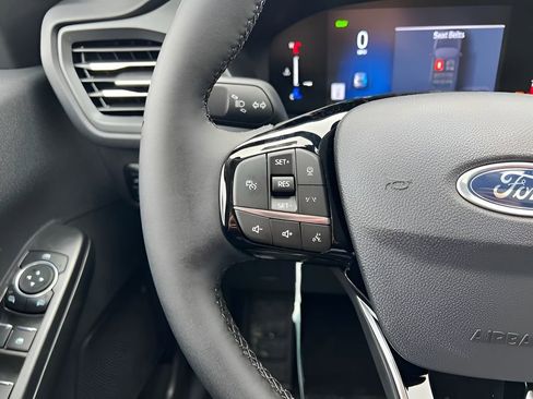 New 2026 Ford Escape SE FWD image 34
