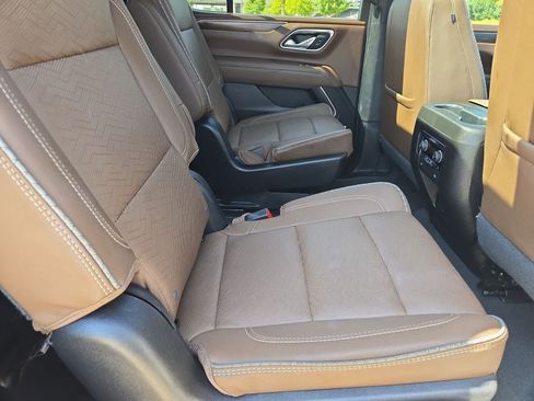Used 2024 Chevrolet Tahoe High Country w/ Premium Package AWD/4WD image 19