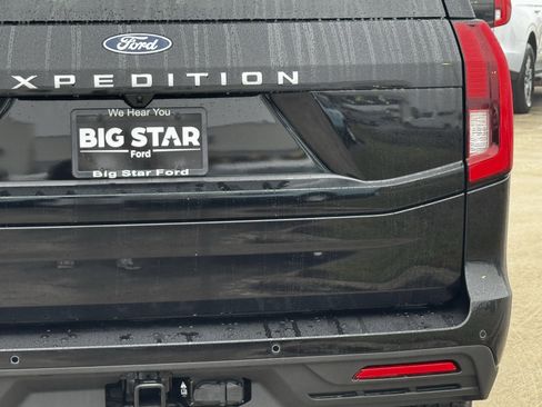 New 2026 Ford Expedition Active image 10