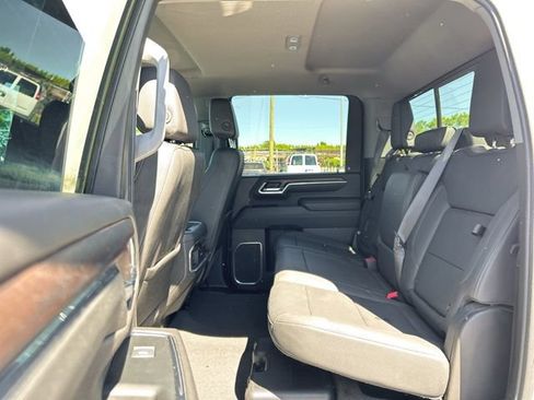 Used 2024 GMC Sierra 2500 SLT AWD/4WD image 18