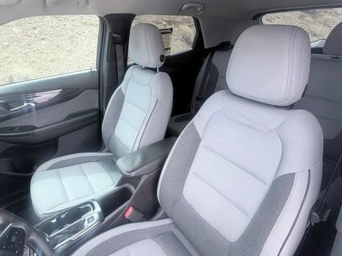 Used 2024 Chevrolet TrailBlazer LT w/ LT Cold Weather Package FWD image 24
