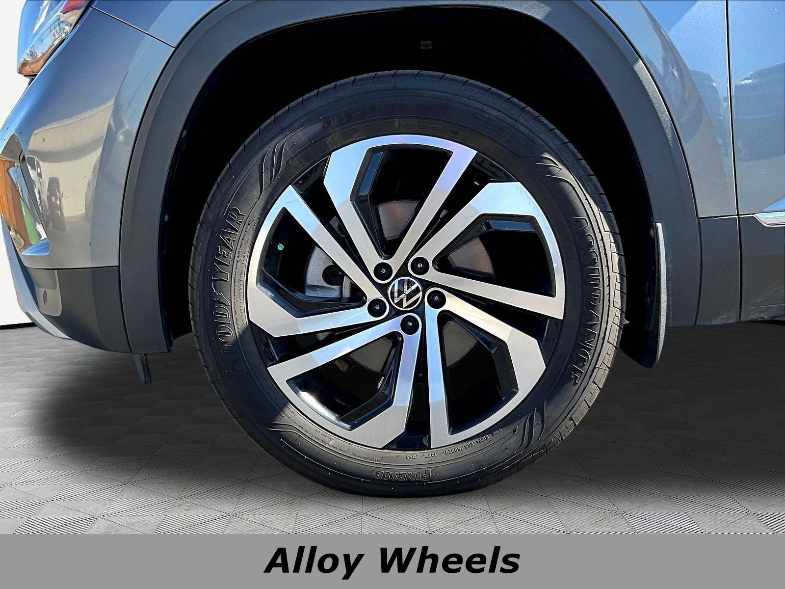 Used 2023 Volkswagen Atlas SEL AWD/4WD image 35