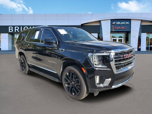 Used 2023 GMC Yukon SLT w/ SLT Premium Package image 2