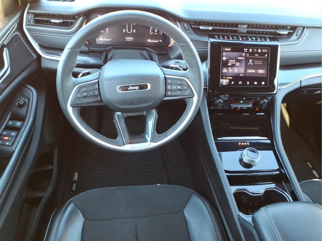 Used 2023 Jeep Grand Cherokee L Laredo AWD/4WD image 18