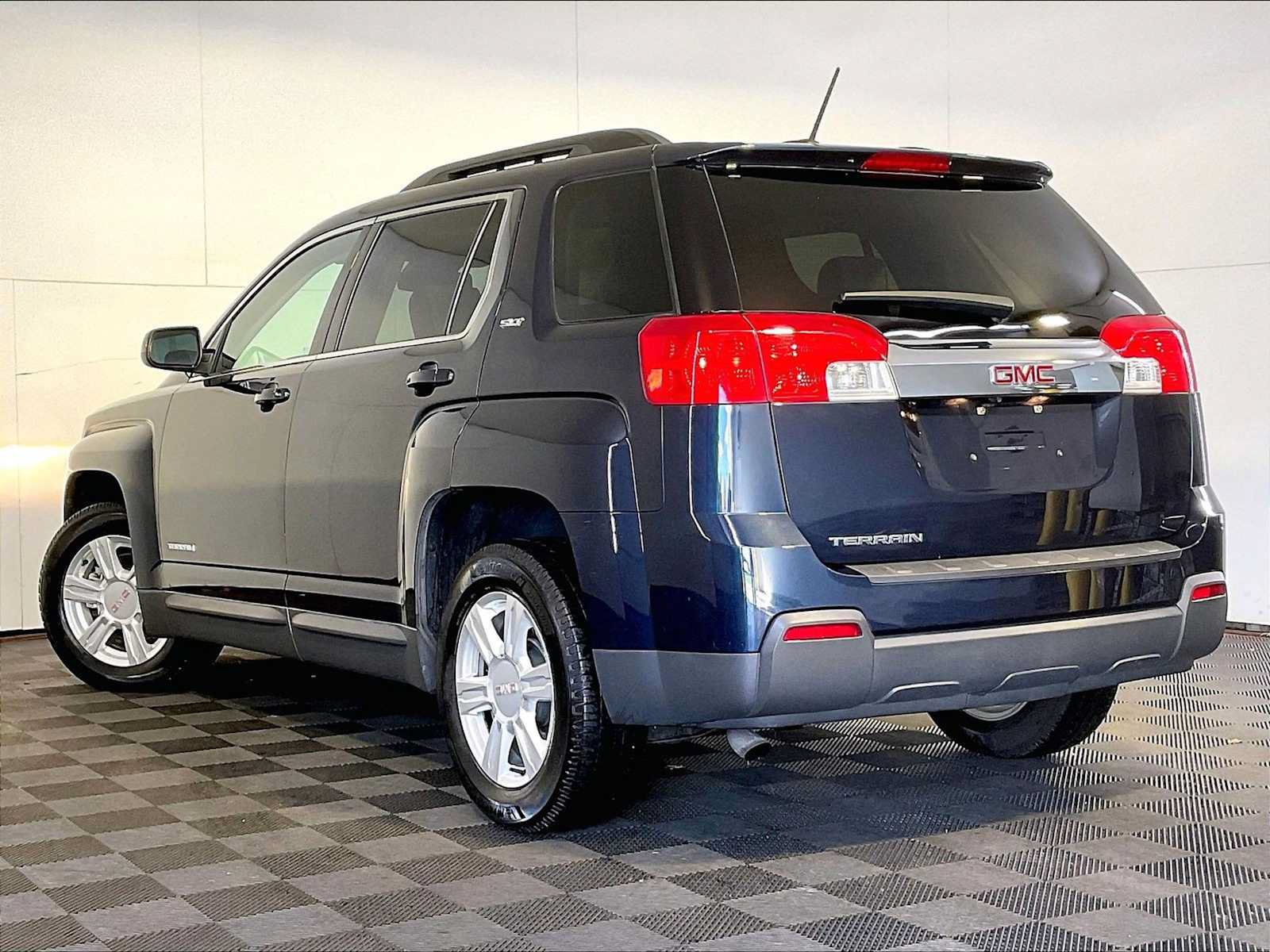 Used 2015 GMC Terrain SLT w/ Open Road Package FWD image 3