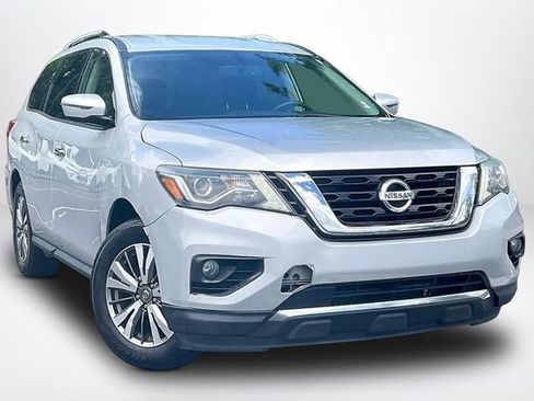 Used 2018 Nissan Pathfinder SV FWD image 1