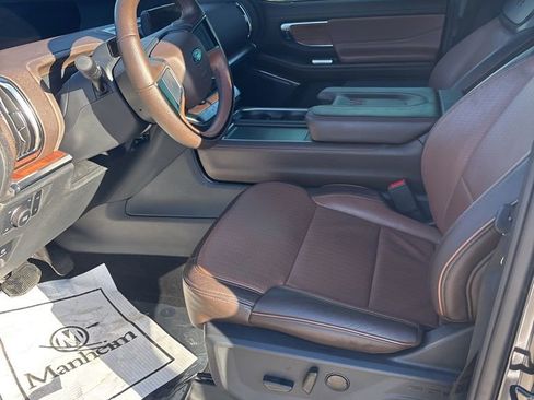 Used 2025 Ford Expedition Max King Ranch image 3