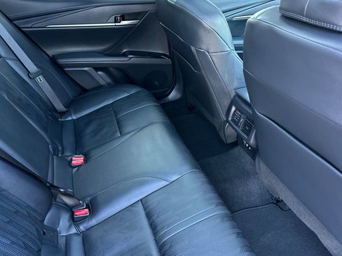 Used 2025 Toyota Camry XSE FWD image 18