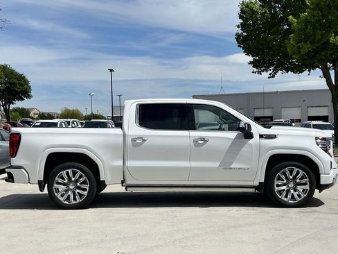Used 2025 GMC Sierra 1500 Denali AWD/4WD image 3