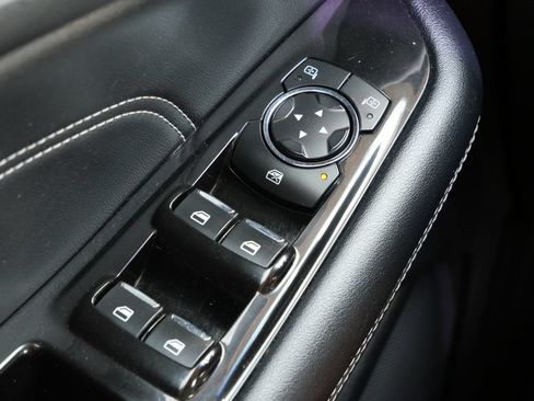 Used 2020 Ford Edge Titanium AWD/4WD image 17