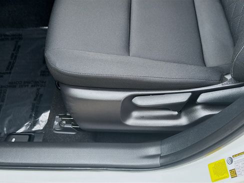 Used 2025 Toyota Corolla LE w/ Convenience Package image 17