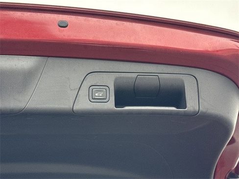 Used 2023 Buick Envision Essence w/ Sport Touring Package image 11