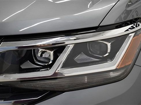 Used 2022 Volkswagen Atlas SE image 17