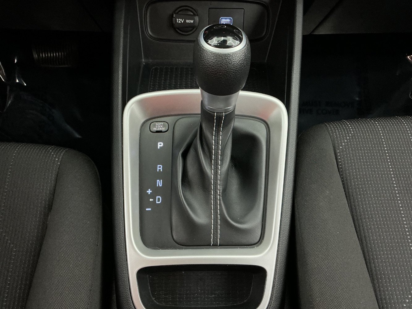 Used 2021 Hyundai Venue SE FWD image 36