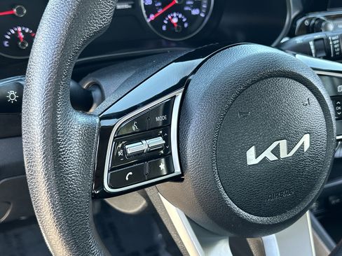 Certified 2023 Kia Forte LXS w/ LXS Technology Package image 23