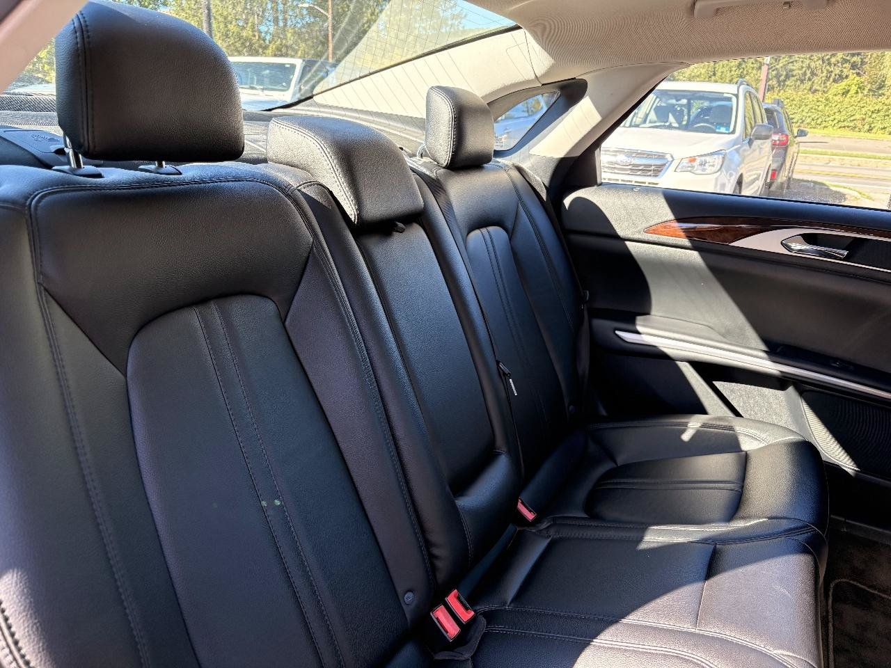 Used 2016 Lincoln MKZ AWD image 28