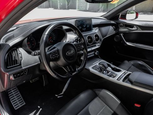 Used 2021 Kia Stinger GT2 RWD image 2