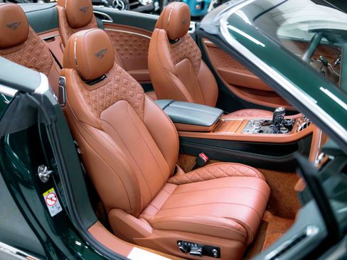 Used 2022 Bentley Continental GT V8 image 80