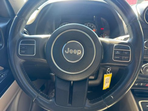 Used 2014 Jeep Patriot Latitude w/ Sun/Sound Group AWD/4WD image 31