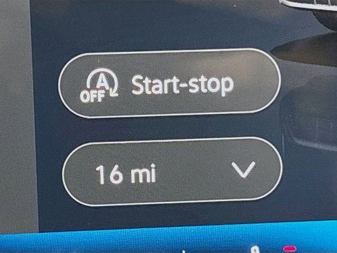 New 2025 Volkswagen Tiguan SE image 14