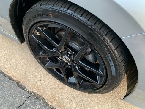 Used 2025 Honda Civic Sport image 9