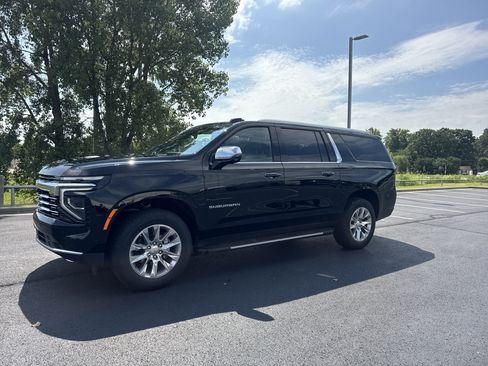 New 2026 Chevrolet Suburban Premier RWD image 25