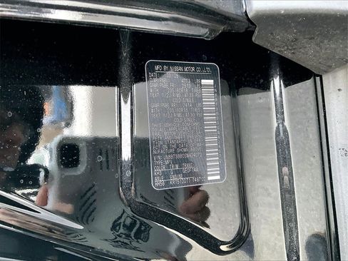 Used 2025 Nissan Rogue SV image 31