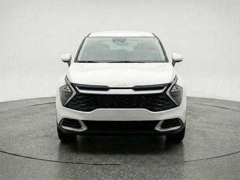 Used 2025 Kia Sportage LX image 2