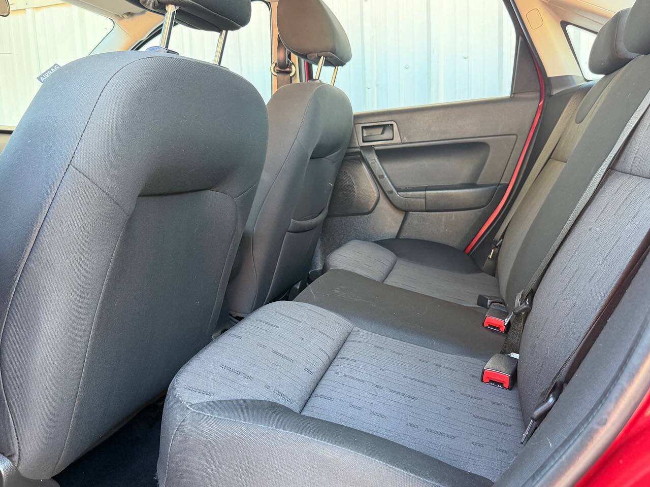 Used 2009 Ford Focus SE FWD image 17