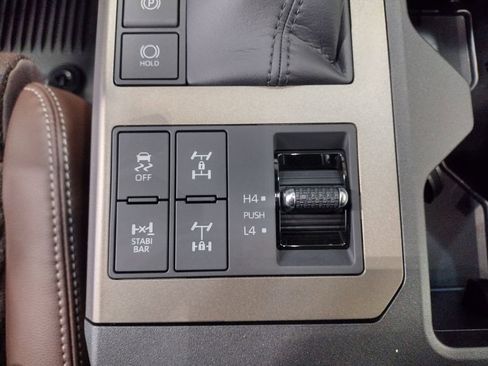 Used 2025 Toyota Land Cruiser image 28