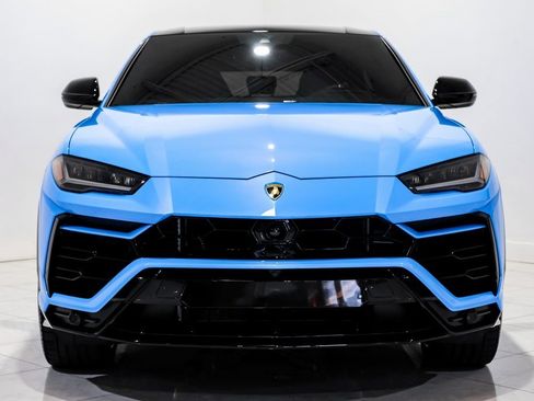 Used 2022 Lamborghini Urus image 2