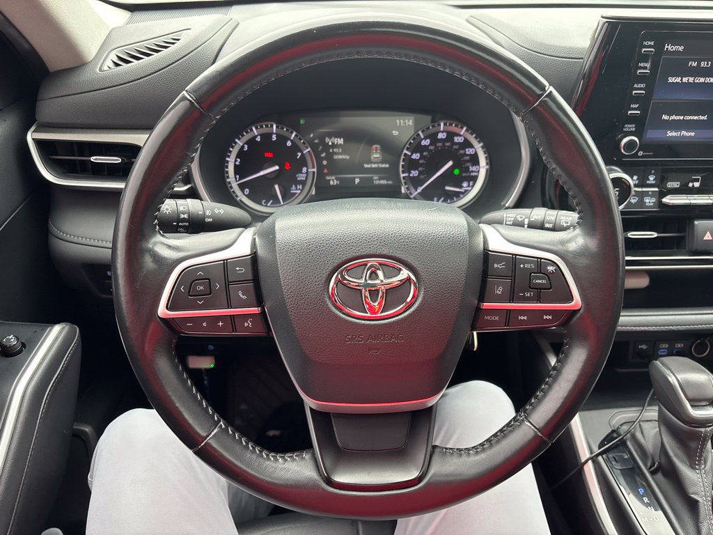 Used 2022 Toyota Highlander XLE AWD/4WD image 10