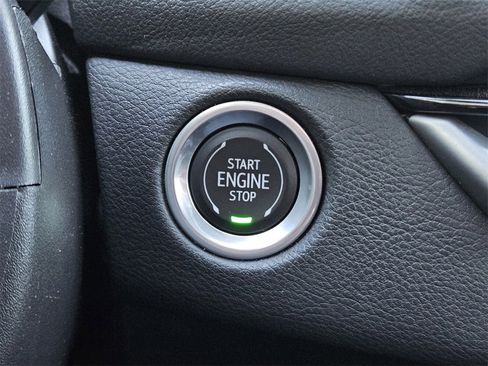 Used 2024 Cadillac XT4 Sport image 21