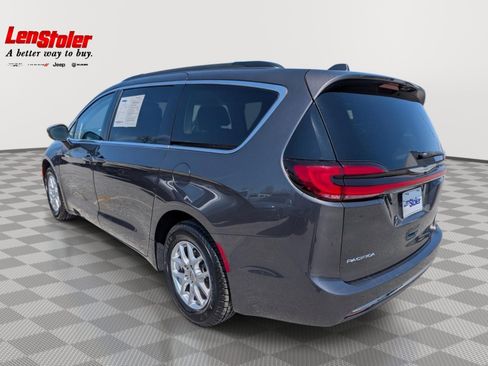 Used 2022 Chrysler Pacifica Touring-L image 3