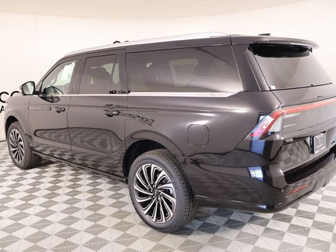 New 2026 Lincoln Navigator L Black Label AWD/4WD image 24