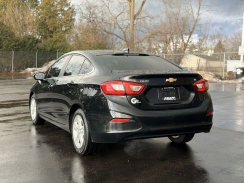 Used 2018 Chevrolet Cruze LT image 4