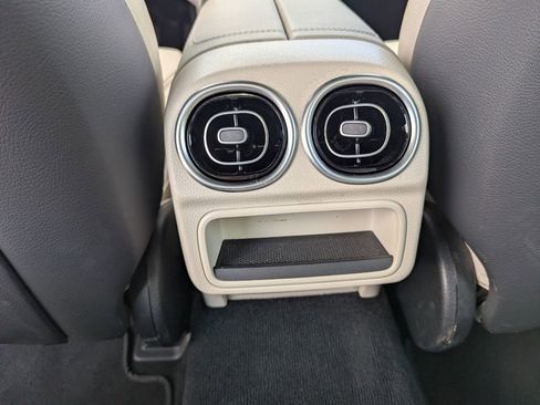 Used 2025 Mercedes-Benz C 300 4MATIC Sedan image 45