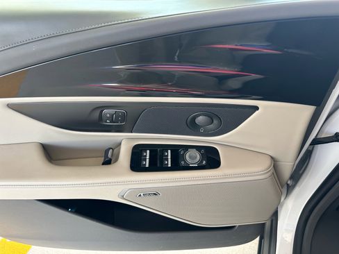 Used 2024 Lincoln Nautilus Reserve w/ Equipment Group 202A AWD/4WD image 18